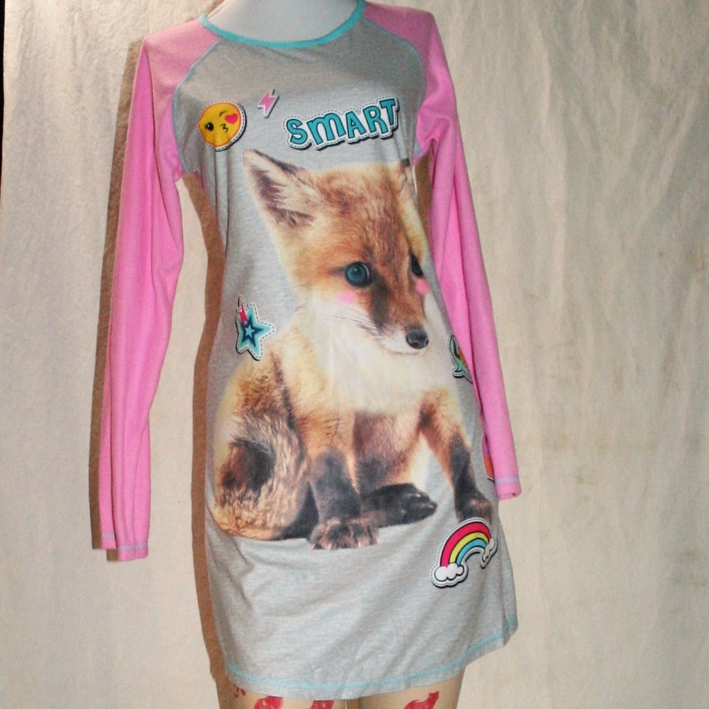 Smart fox sleep shirt